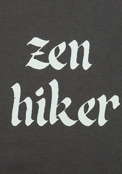 TACOMA FUJI RECORDS タコマフジレコード | ZEN HIKER Tシャツ designed by Jerry UKAI カラー:チャコール