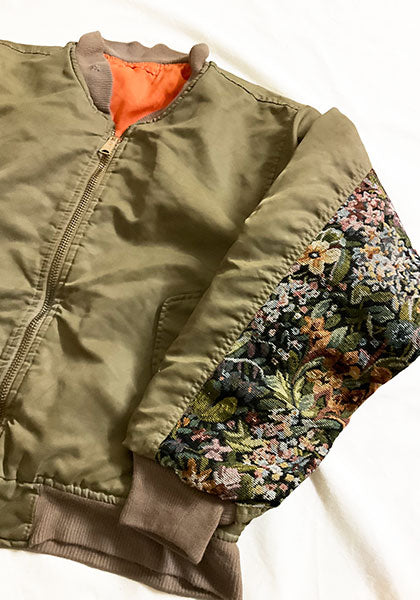 VOO ヴォー | MA-1 feat. LIF サイズ:QUEEN(M-L中間) カラー:CAMEL