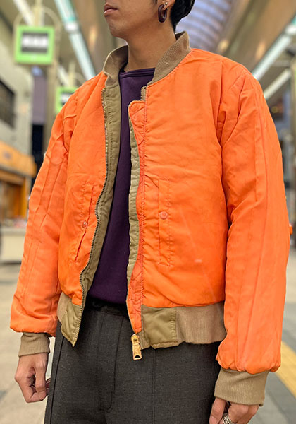 VOO ヴォー | MA-1 feat. LIF サイズ:QUEEN(M-L中間) カラー:CAMEL