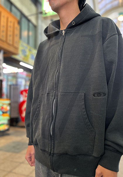 VOO ヴォー | BIG V FULL ZIP PARKA / フルジップパーカー カラー:BLACK