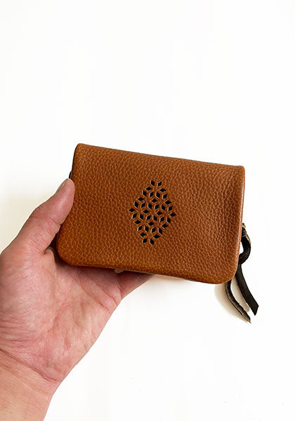 NATURALHANDS ナチュラルハンズ | ミドルウォレット 文様