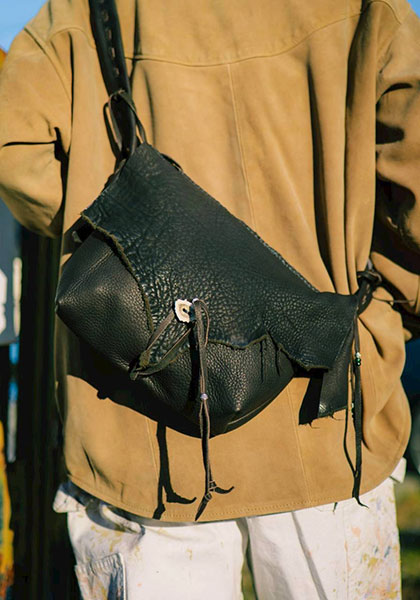 Nasngwam×EARLY MORNING ナスングワム×アーリーモーニング | DEER SKIN MESSENGER BAG / 鹿革バッグ カラー : チョコレート