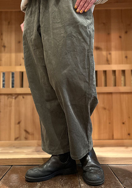 VOIRY ヴォイリー | SUNDAY PANTS CORDUROY カラー : オリーブ