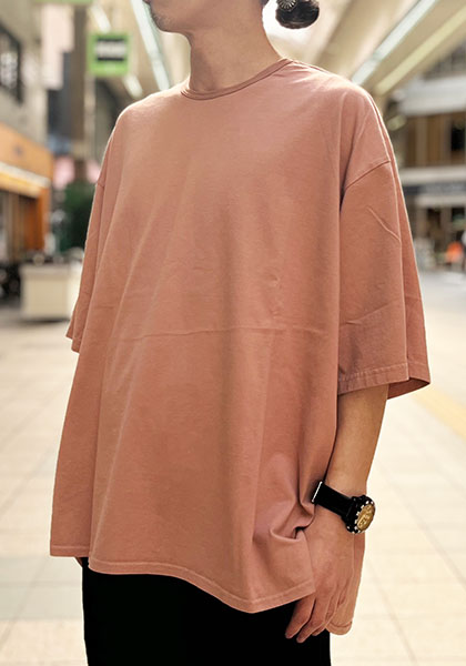 Nasngwam(ナスングワム) | ESSENTIAL TEE カラー : CHARCOAL