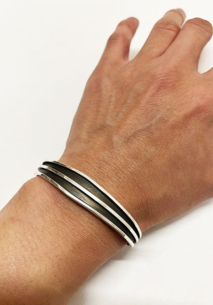 2ラインバングル Tom Hawk作