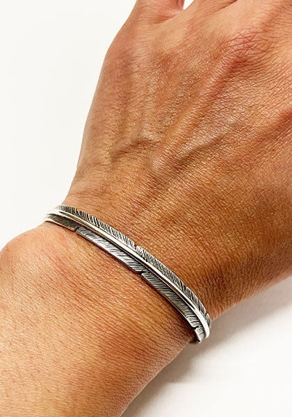 Indian Jewelry (インディアン ジュエリー) ナバホ フェザーバングル John Nelson / ジョン ネルソン