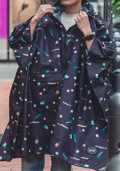 KIU レインポンチョ 2ND カラー:レイニーライト