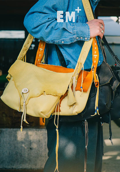Nasngwam×EARLY MORNING ナスングワム×アーリーモーニング | DEER SKIN MESSENGER BAG / 鹿革バッグ カラー : ベージュ