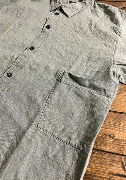 remilla ヒトエラウンドシャツ