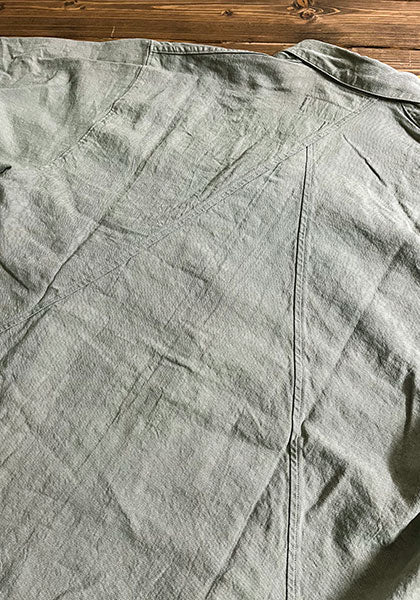 remilla ヒトエラウンドシャツ