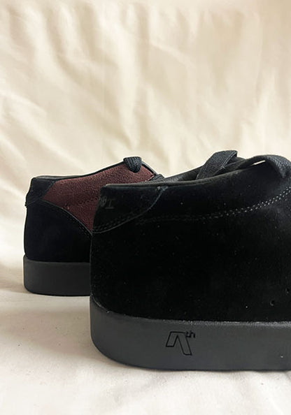 AREth アース | Model Il (ミドルカットタイプ) カラー： BLACK & BURGUNDY