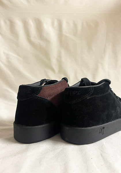 AREth アース | Model Il (ミドルカットタイプ) カラー： BLACK & BURGUNDY