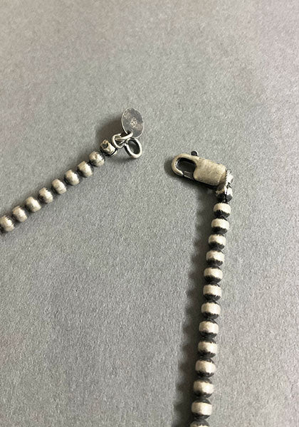 【本物】インディアンジュエリー ヒシネックレス ドレン・カラバサ作 49cm Indian Jewelry (インディアン ジュエリー) ナバホ ビーズネックレス