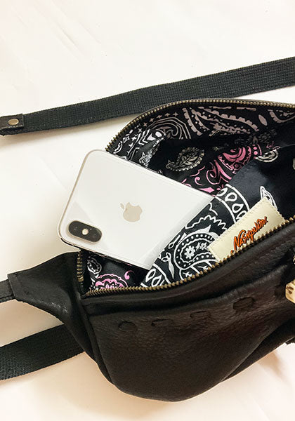 Nasngwam.× EARLY MORNING DEERSKIN BODY BAG / 鹿革バッグ | SEEK