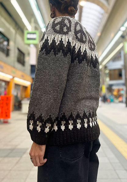 HAVE A GRATEFUL DAY ハブ ア グレイトフル デイ | PEACE PATTERN WOOL KNIT CREW カラー : BROWN