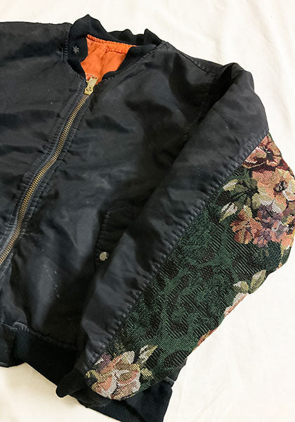 VOO ヴォー | MA-1 feat. LIF サイズ：QUEEN(M-L中間) カラー：BLACK