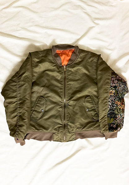 VOO ヴォー | MA-1 feat. LIF サイズ：QUEEN(M-L中間) カラー：CAMEL