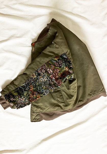 VOO ヴォー | MA-1 feat. LIF サイズ：QUEEN(M-L中間) カラー：CAMEL