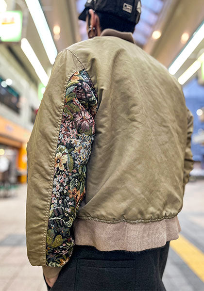 VOO ヴォー | MA-1 feat. LIF サイズ：QUEEN(M-L中間) カラー：CAMEL