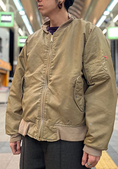 VOO ヴォー | MA-1 feat. LIF サイズ：KING(L-XL中間) カラー：CAMEL