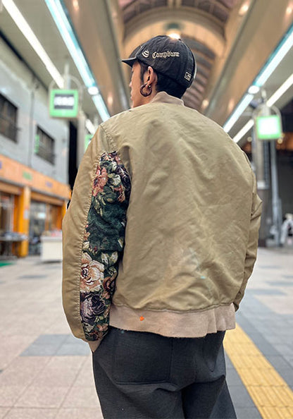 VOO ヴォー | MA-1 feat. LIF サイズ：KING(L-XL中間) カラー：CAMEL