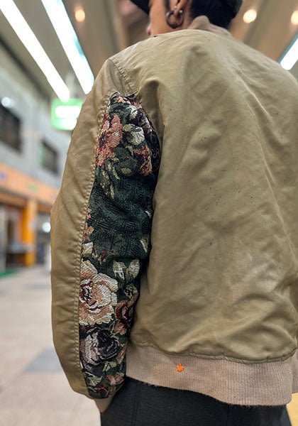 VOO ヴォー | MA-1 feat. LIF サイズ：KING(L-XL中間) カラー：CAMEL