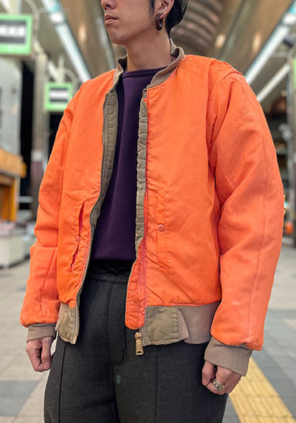 VOO ヴォー | MA-1 feat. LIF サイズ：KING(L-XL中間) カラー：CAMEL