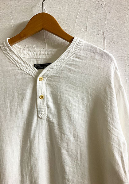 Nasngwam.（ナスングワム）| VAGRANT SHIRTS カラー:WHITE