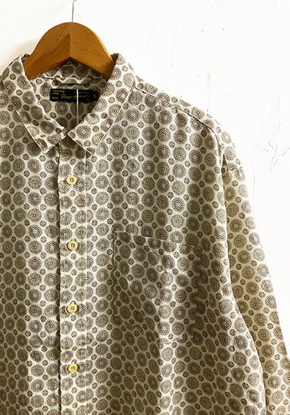 Nasngwam.（ナスングワム） | CREST SHIRTS カラー:WHITE