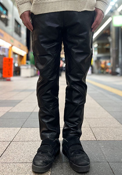 Nasngwam | HIDE ZIP LEATHER PANTS / Leather pants Color: Black