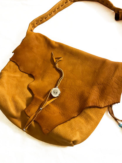 Nasngwam×EARLY MORNING ナスングワム×アーリーモーニング | DEER SKIN MESSENGER LAEGE BAG / 鹿革バッグ カラー :キャメル