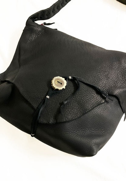 Nasngwam×EARLY MORNING ナスングワム×アーリーモーニング | DEER SKIN MESSENGER LAEGE BAG / 鹿革バッグ カラー :ブラック