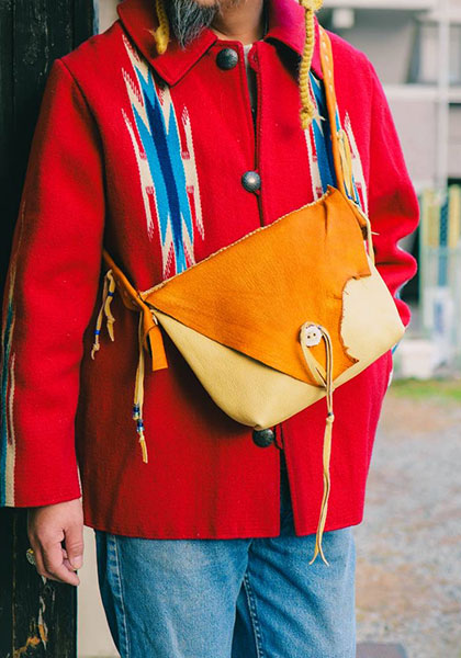 Nasngwam×EARLY MORNING ナスングワム×アーリーモーニング | DEER SKIN MESSENGER BAG / 鹿革バッグ カラー : キャメル