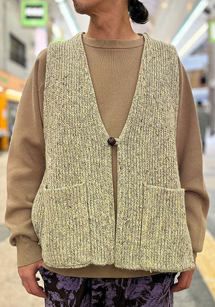 Nasngwam.(ナスングワム) | GRAIN VEST カラー:SAGE GREEN