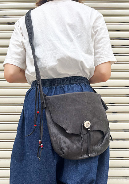 Nasngwam×EARLY MORNING ナスングワム×アーリーモーニング | DEER SKIN MESSENGER BAG / 鹿革バッグ カラー : ブラック