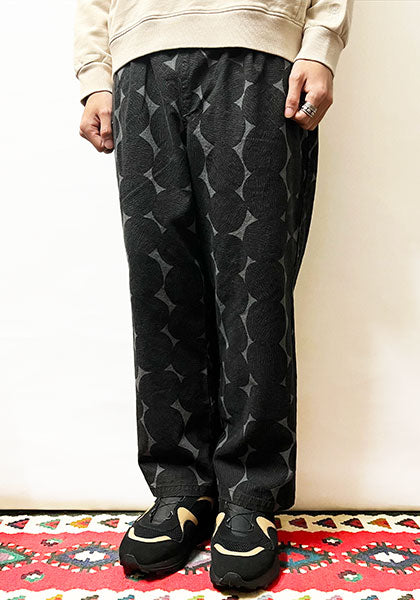 VOO ヴォー | FUNNY CIRCLE EZ SLACKS カラー:SUMI BLACK