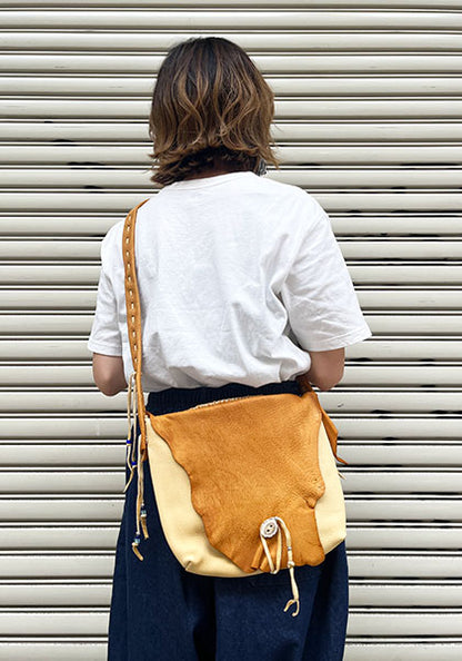 Nasngwam×EARLY MORNING ナスングワム×アーリーモーニング | DEER SKIN MESSENGER BAG / 鹿革バッグ カラー : キャメル