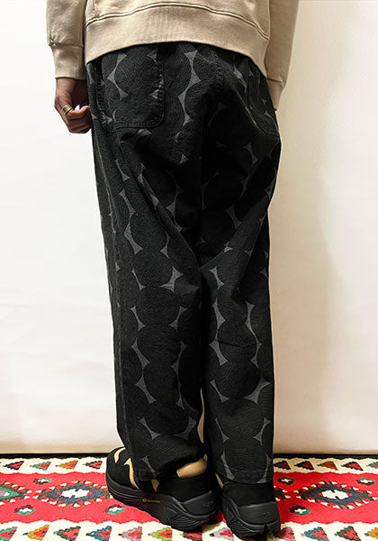 VOO ヴォー | FUNNY CIRCLE EZ SLACKS カラー:SUMI BLACK