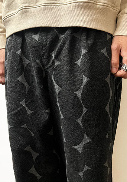 VOO ヴォー | FUNNY CIRCLE EZ SLACKS カラー:SUMI BLACK