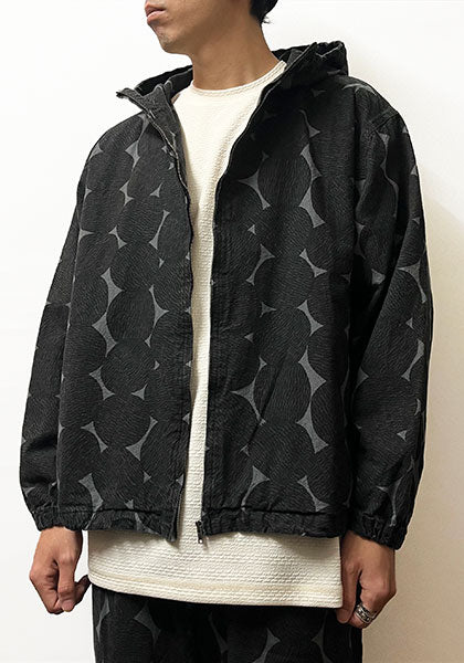 VOO ヴォー | FUNNY CIRCLE HOODY カラー:SUMI BLACK