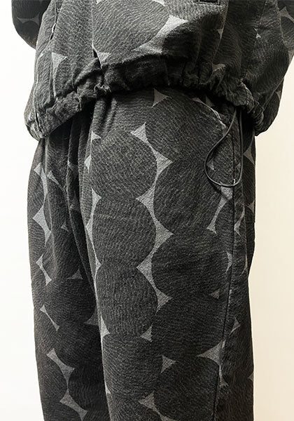 VOO ヴォー | FUNNY CIRCLE EZ SLACKS カラー:SUMI BLACK