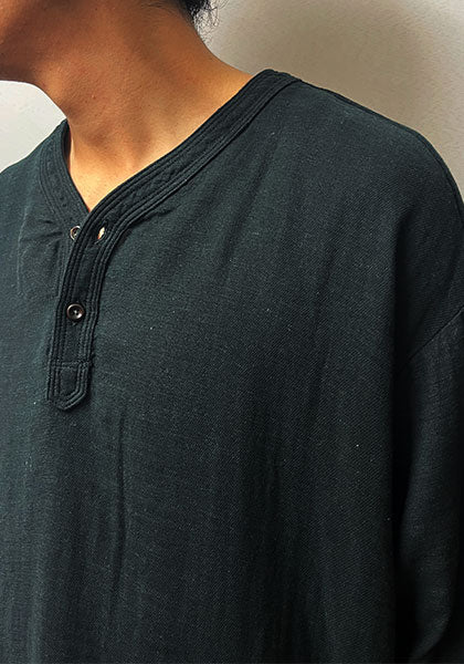 Nasngwam.（ナスングワム）| VAGRANT SHIRTS カラー:BLACK