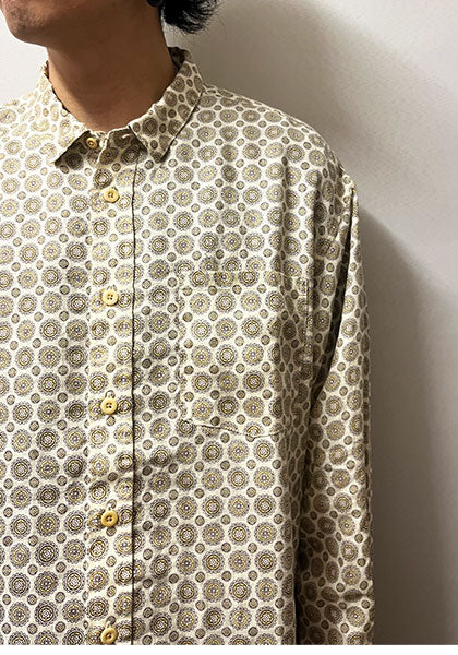 Nasngwam.（ナスングワム） | CREST SHIRTS カラー:WHITE