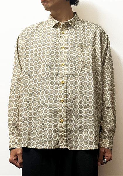 Nasngwam.（ナスングワム） | CREST SHIRTS カラー:WHITE