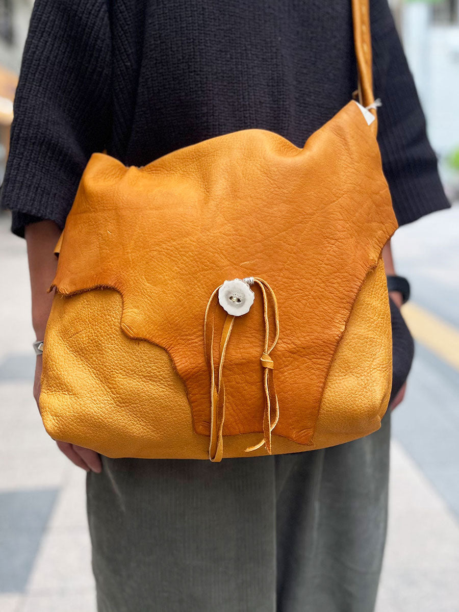 Nasngwam×EARLY MORNING ナスングワム×アーリーモーニング | DEER SKIN MESSENGER LAEGE BAG / 鹿革バッグ カラー :キャメル