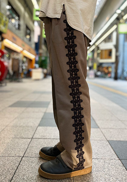 Nasngwam（ナスングワム） | KINGSTON PANTS / ジャージ TRACK PANTS カラー：グレージュ