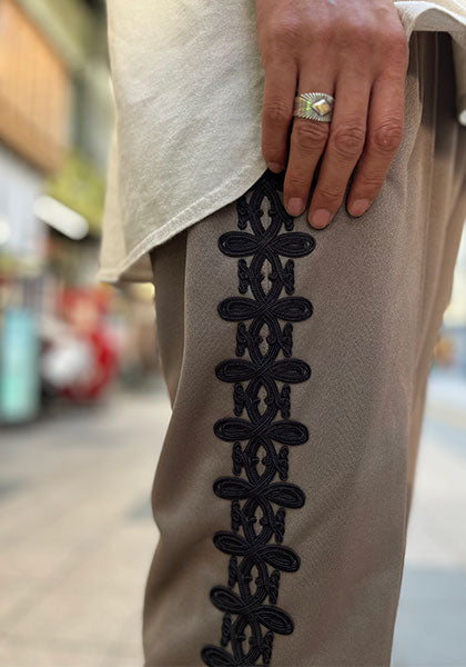 Nasngwam（ナスングワム） | KINGSTON PANTS / ジャージ TRACK PANTS カラー：グレージュ