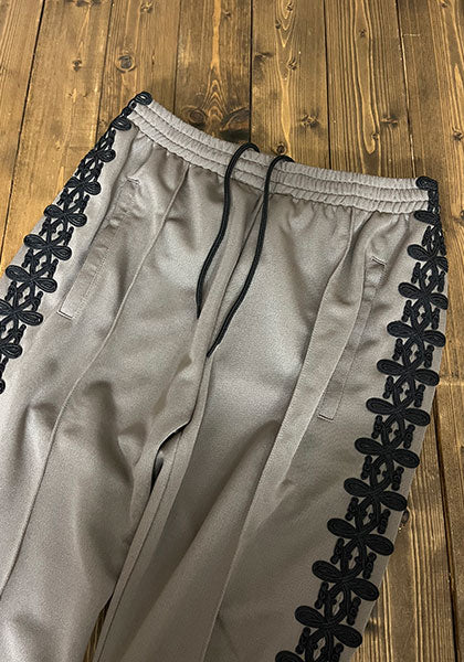 Nasngwam（ナスングワム） | KINGSTON PANTS / ジャージ TRACK PANTS カラー：グレージュ