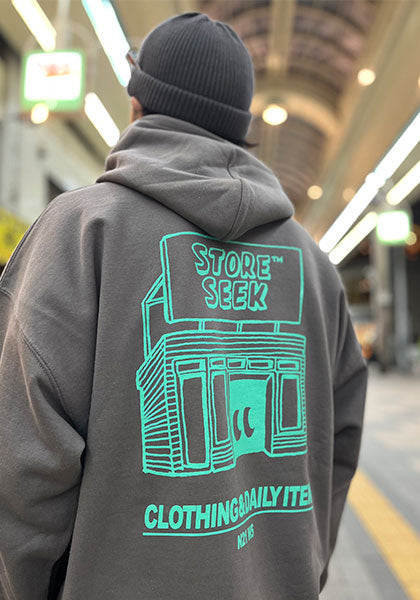 RAGELOW×STORESEEKパーカー