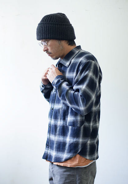 remilla ヒトエラウンドシャツ